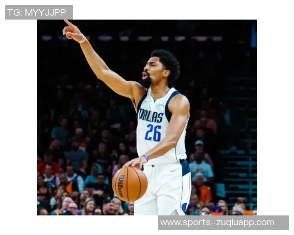 詹姆斯盛赞克莱伯关键时刻表现出色展现强硬气魄