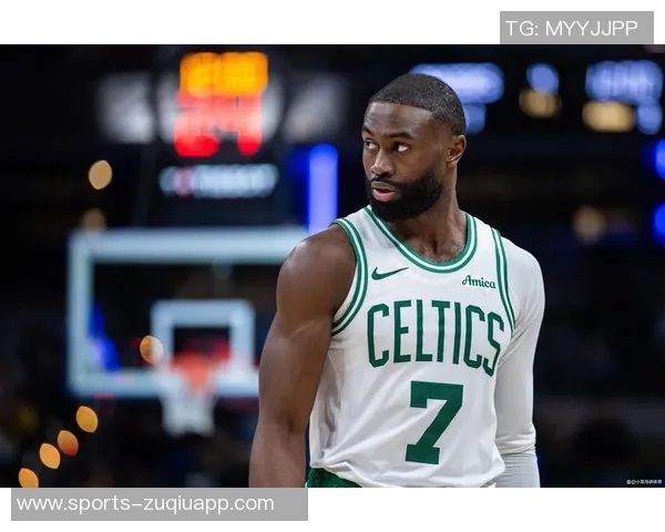 杰伦布朗状态低迷半场表现惨淡仅得6分并贡献4次失误正负值惨遭17